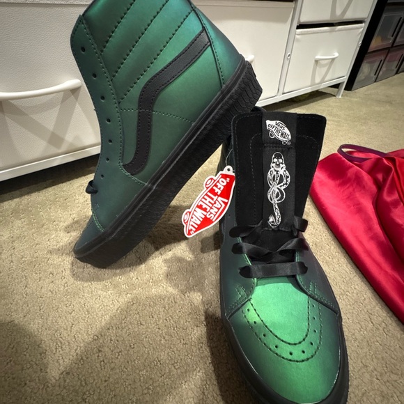 RARE MENS Harry Potter Vans Iridescent Green Sneakers - Picture 3 of 4